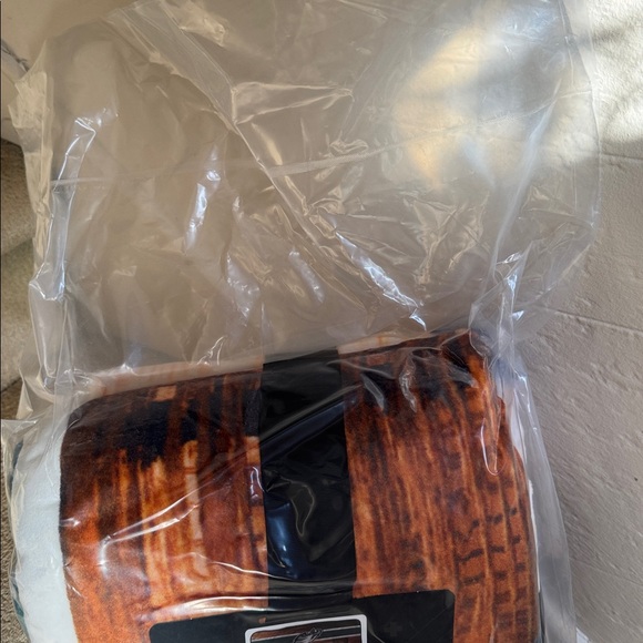 Eagles ultra soft oversized skyline blanket